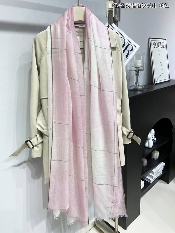 Loro Piana Scarf LPC00051 Loro Piana Scarf LPC00051